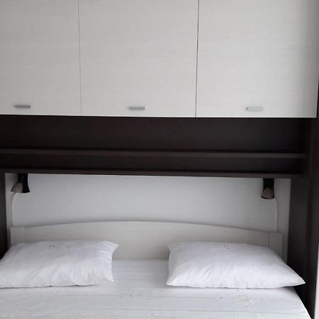 Apartment Nena- Apartman Sa Posebnim Ulazom U Prizemlju, Terasom I Zelenom Okucnicom Rakotule Bagian luar foto